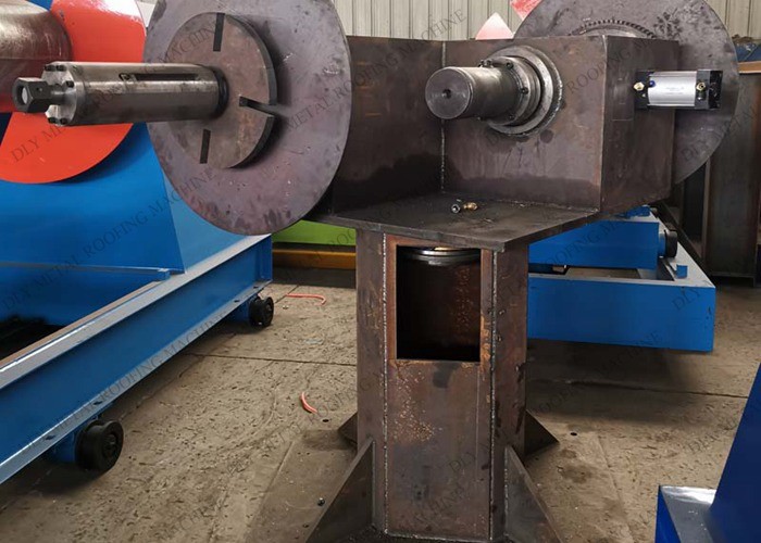 15T Decoiler Machine Hydraulic 1250mm Sheet Metal Decoiler With Four Arms