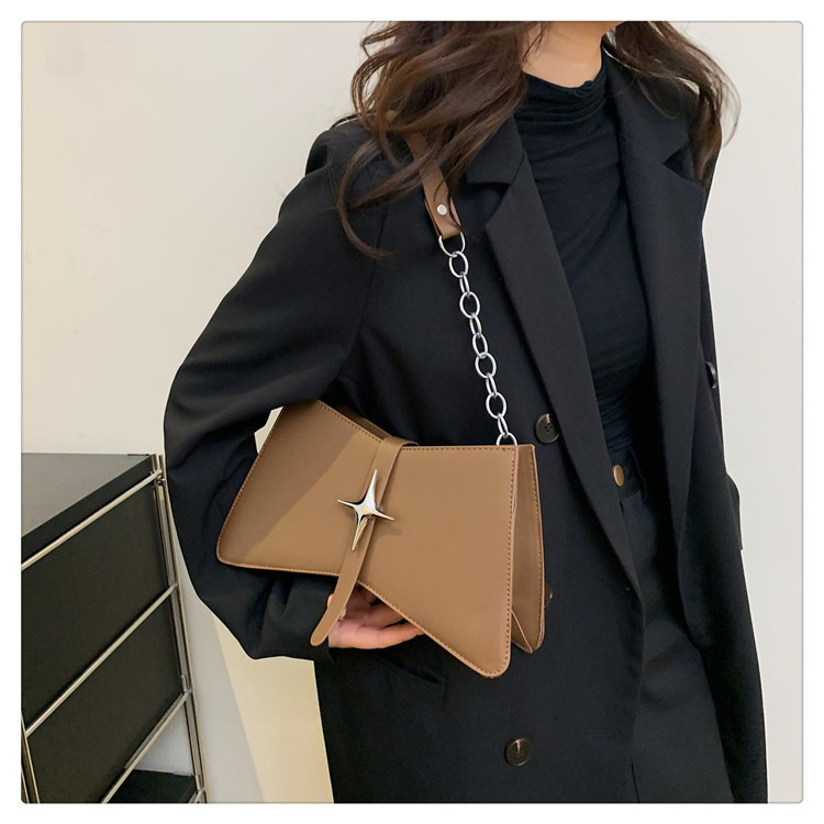 Custom Logo 2024 Trendy Purse Thick Chain Small Tote Shoulder Bags for Women Handbag