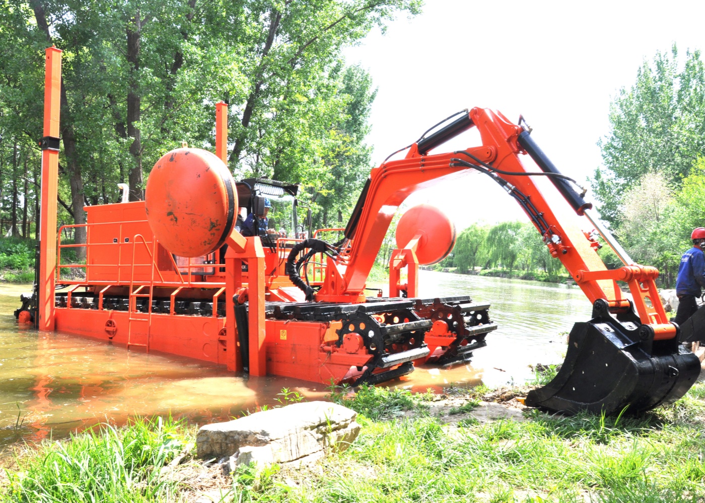 JLAME200 Amphibious Dredger With Crawler