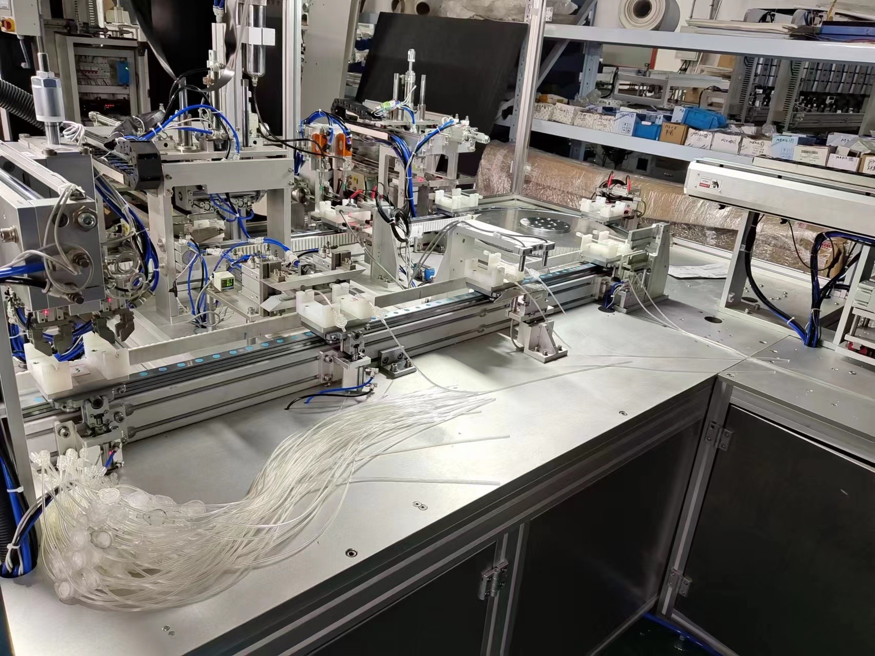 Omron Cannula Manufacturing Machine PLC Controlled Extension Tube Assembly Equipment