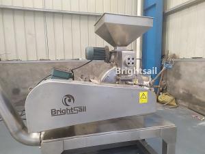 Quality 40 To 1000 Mesh Powder Fineness Flour Mill Machine 60 To 700kg Per Hour Capacity wholesale