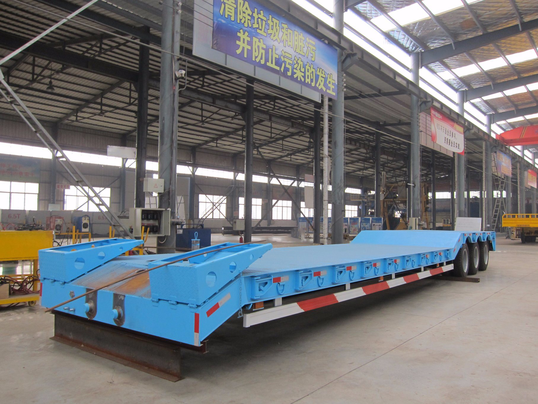 Extra Low Drop Deck Trailer Manufacture Liangshan Juyuan Special Vehicle Manufacturing Co