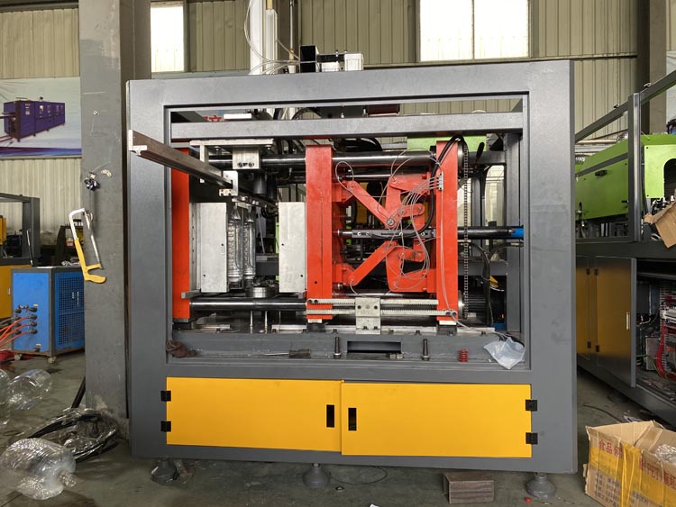 25-30 kW Power LGD-4-15 Plastic Pet Bottle Making Machine for Food Beverage Packaging