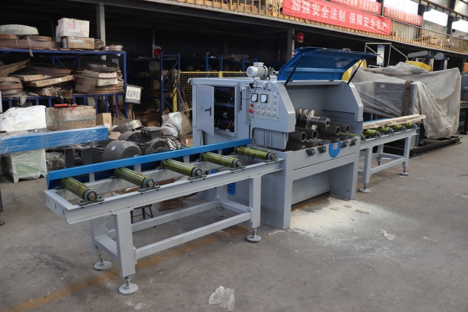 DS2000 Circular Blade Saw Mill Swing Blade Timber Cutting Machine
