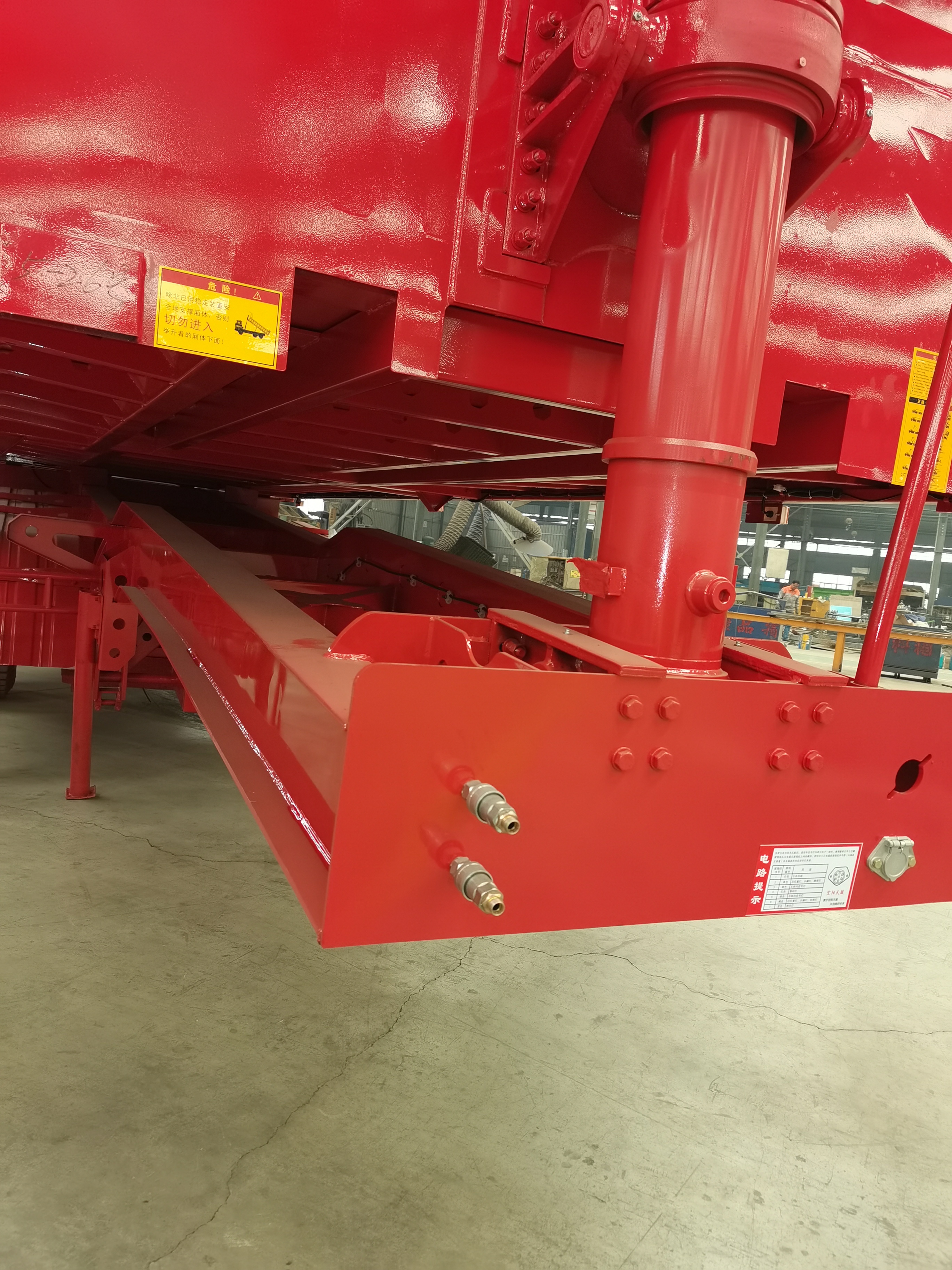 Truck Trailer 40 Cubic Meter Dump Tipper Semi Trailer with JOST or Yahua Landing Gear