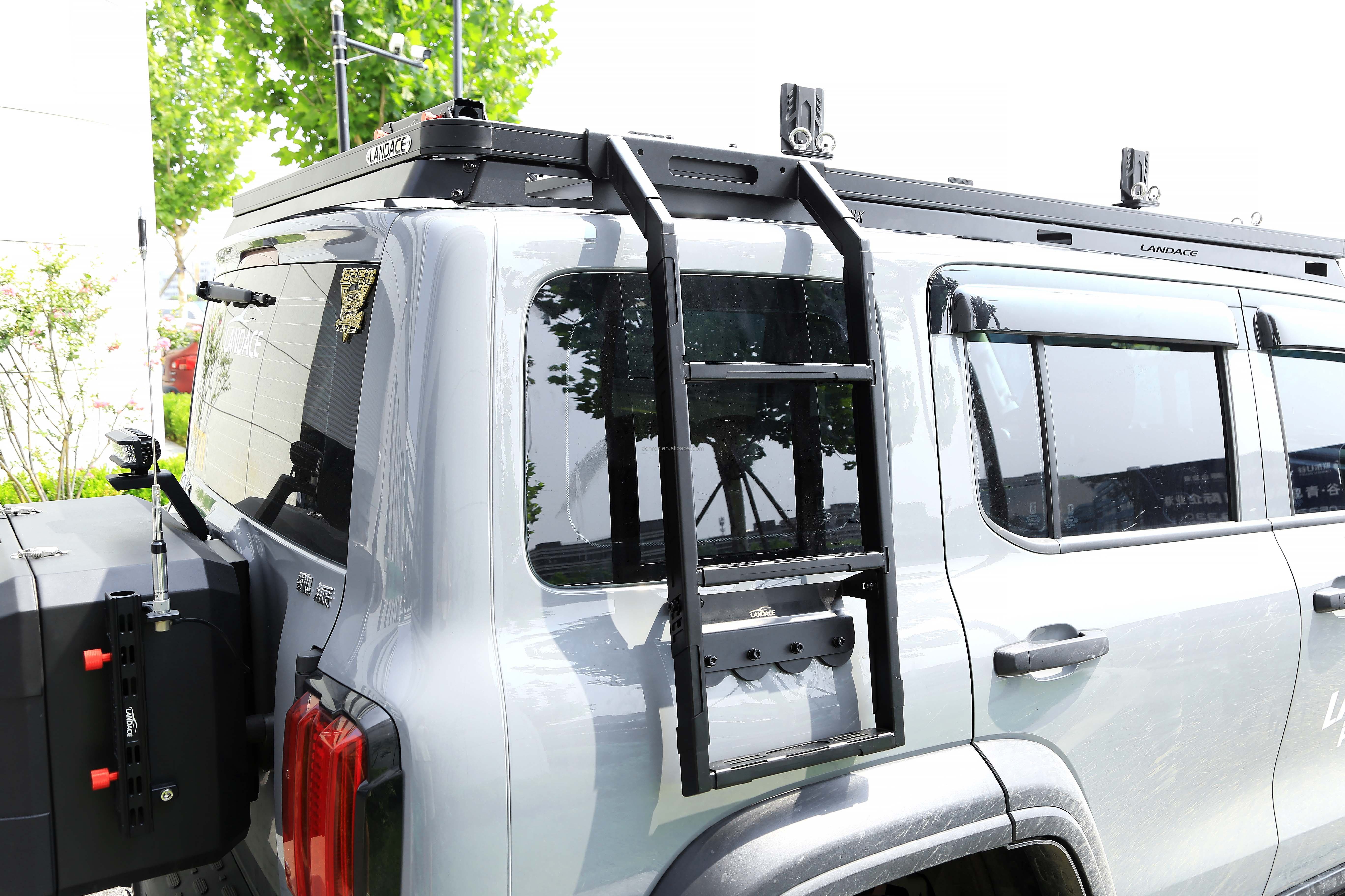 Product Size 840*400*320mm SUS304 Offroad Accessories Side Car Ladder for GWM