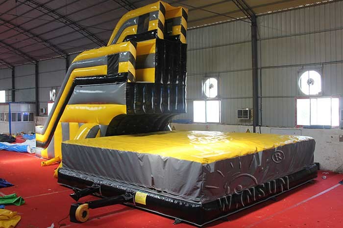 Lead Free Inflatable Outdoor Games High Altitude Platform Jumping Game