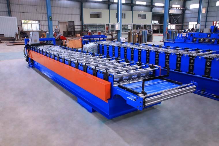 550Mpa 0.8mm Roof Panel Roll Forming Machine