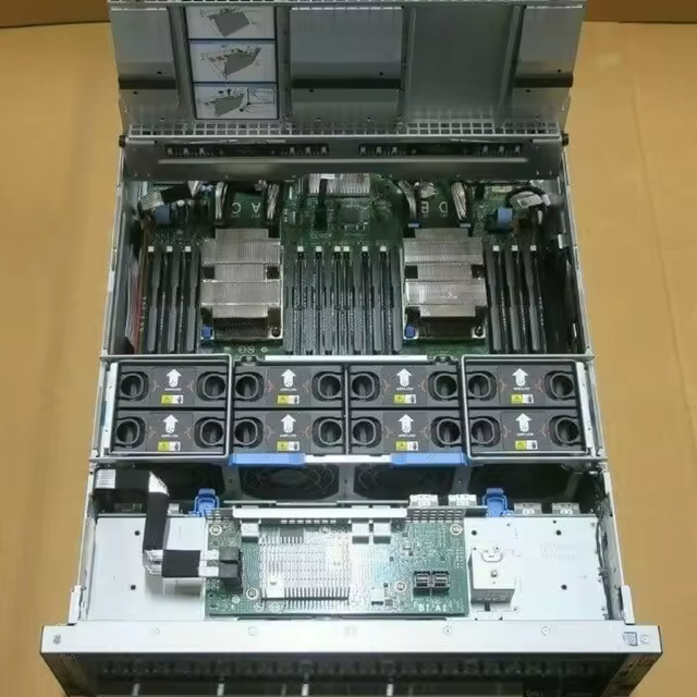 Customized Poweredge R940 Rack Server with Tel 5215 Processor and 2.5" Chassis Up to 24 Hard Drives Included