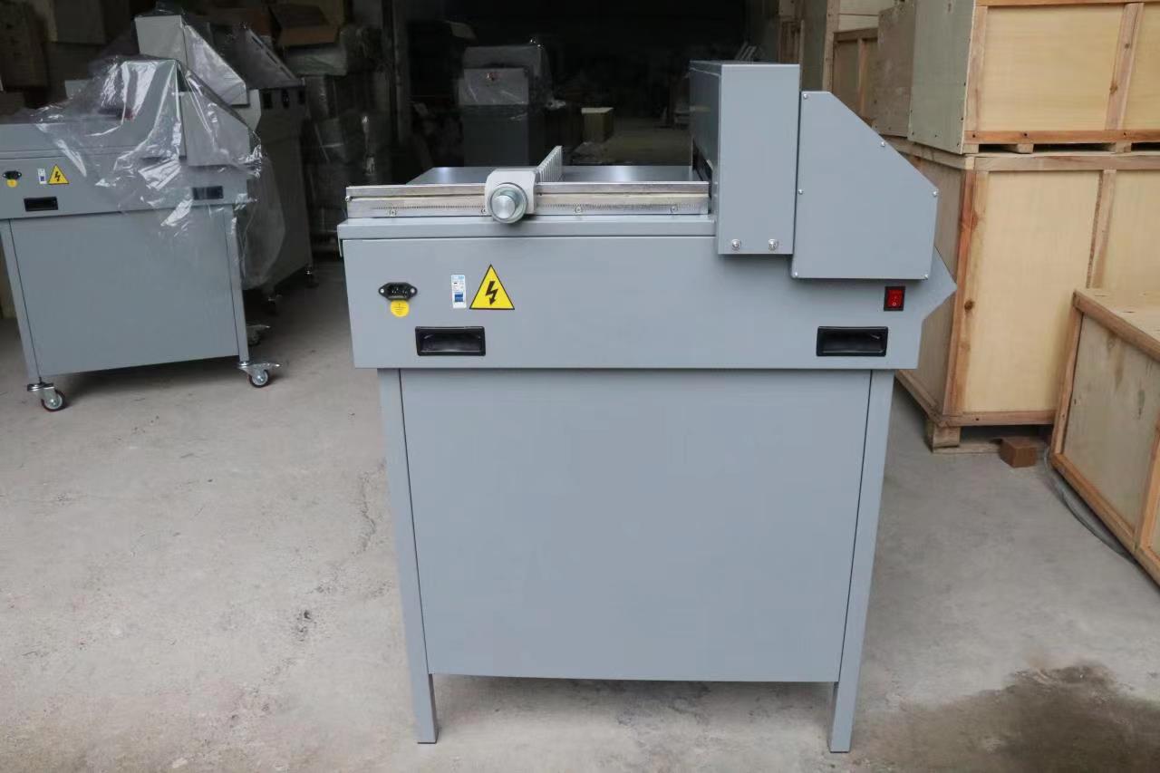 A3 Electric Paper Cutting Machine with 40mm Cutting Thickness and Auto Paper Push Way