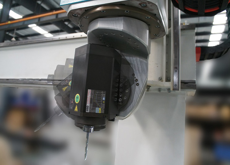 F8 MINI FIVE-AXIS MACHINING CENTER