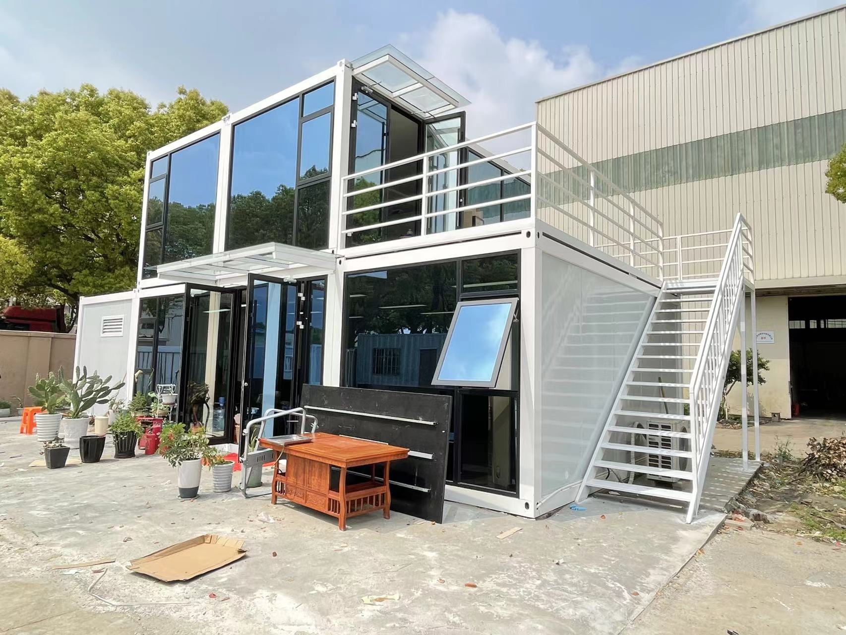 Galvanized Steel Square Tubes Customizable Prefabricated Container for Family Living or Office Combination Solution