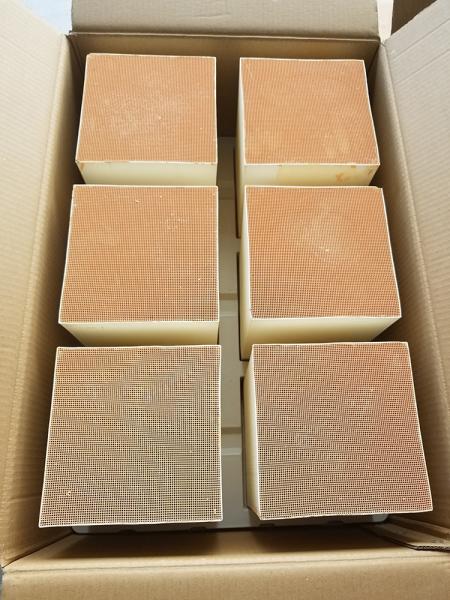 Honeycomb Ceramic Monolithic Catalyst Washcoat Palladium Landfill Gas Generator