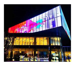 Quality IP65 Waterproof Led Curtain Screen Display 240V Light Weight wholesale