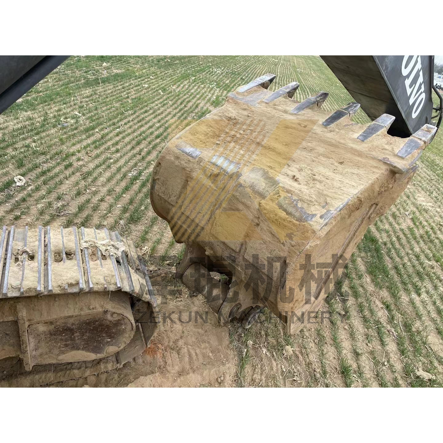 2019 Volvo EC240 240 Crawler Excavator Digger 130 KW in Good Condition
