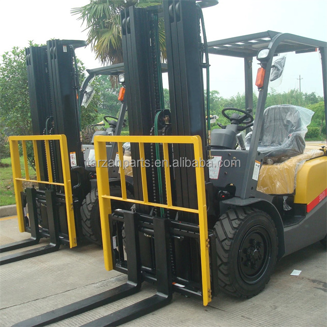 2.5 Tons 3 Ton Diesel Forklift with 1225mm Overall Width and 2400mm Turning Radius
