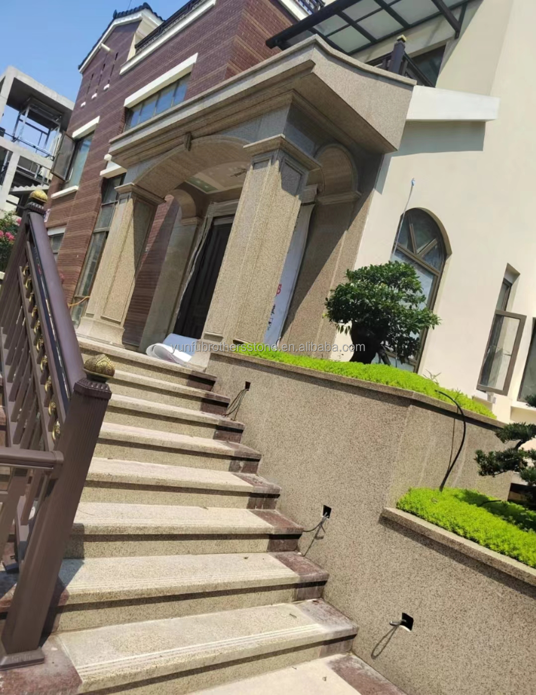 2700kg/m3 Granite Stone Hand Carved Cut-to-Size Pillar for Exterior Column Design