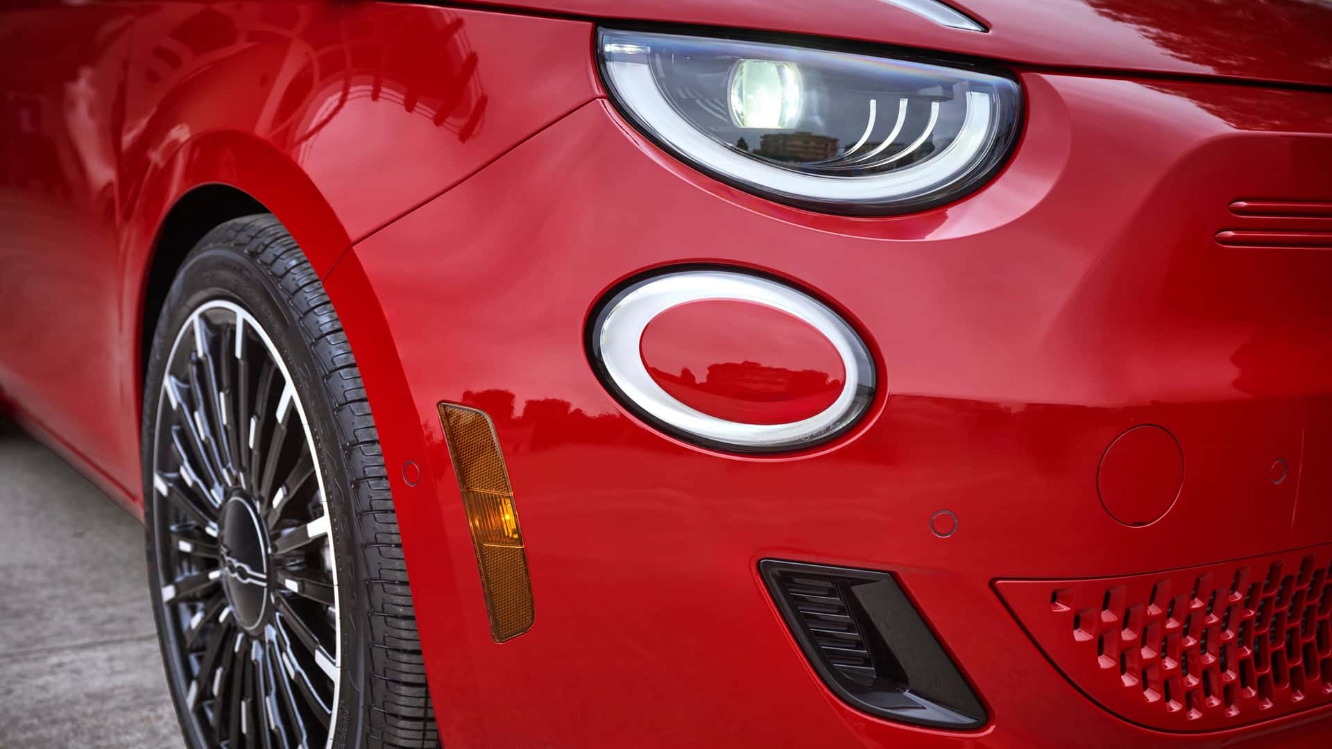 2024 FIAT 500e FWD Mini electric Cars 42kwh battery with 94mph top speed