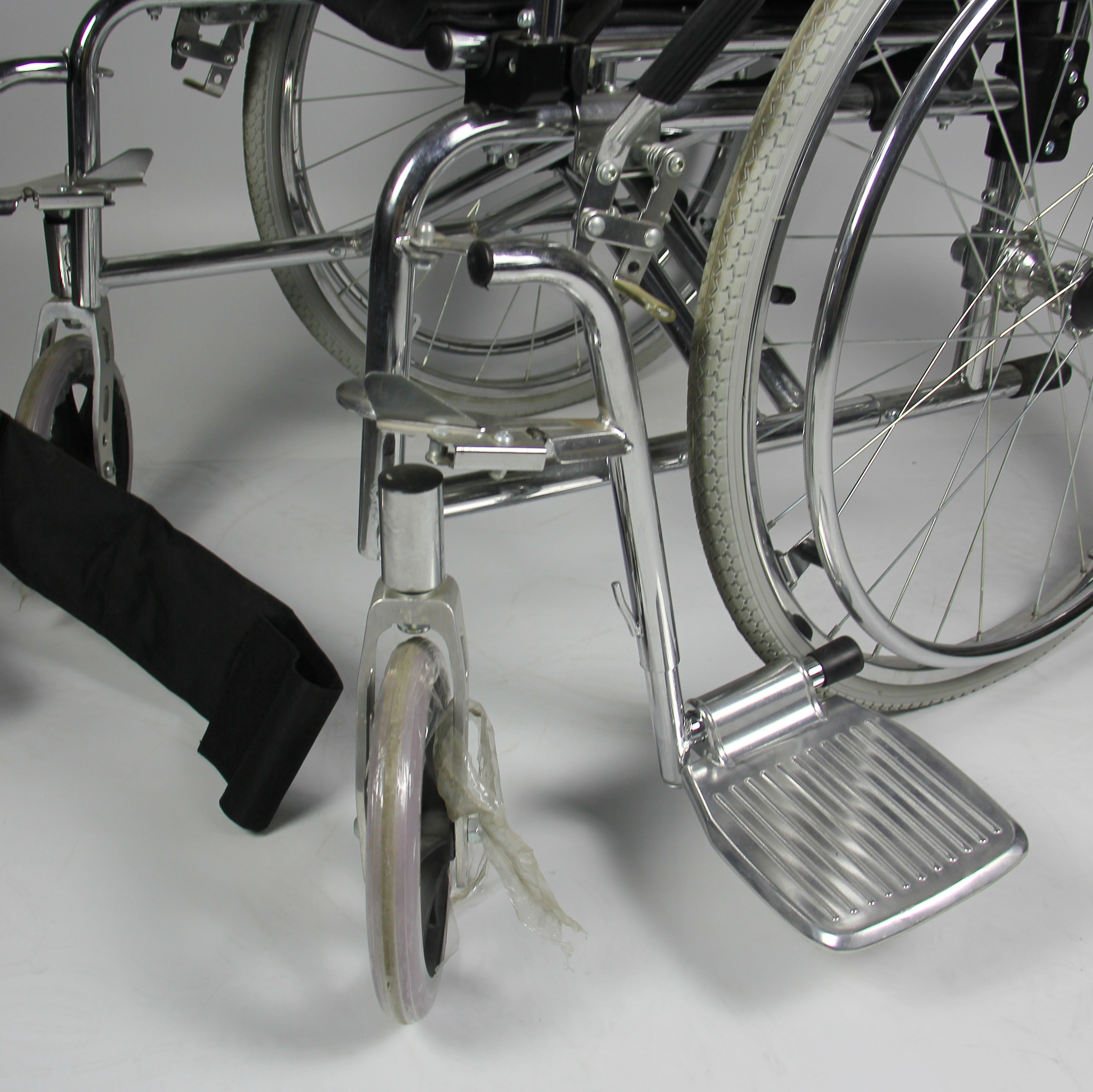 Multi - Function Rich Configuration Folding Steel Wheelchair Flip Up Armrest