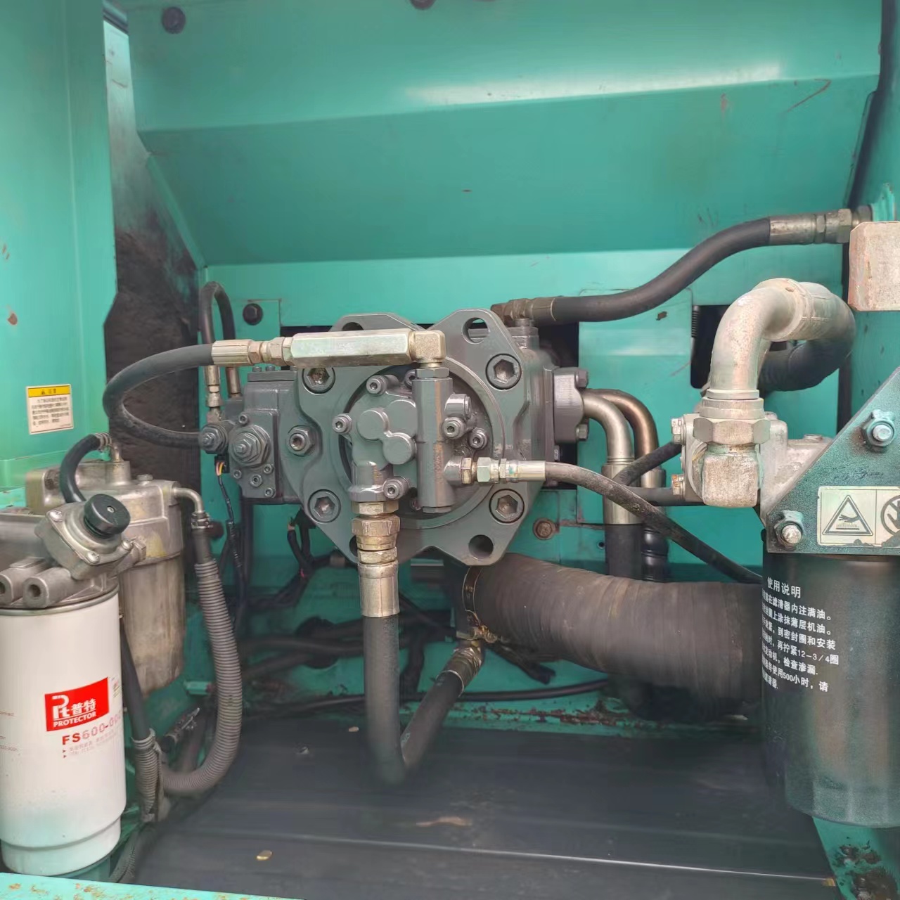 20600kg Operating Weight Original Color Used Kobelco SK200 Excavator SK300 SK350 SK330
