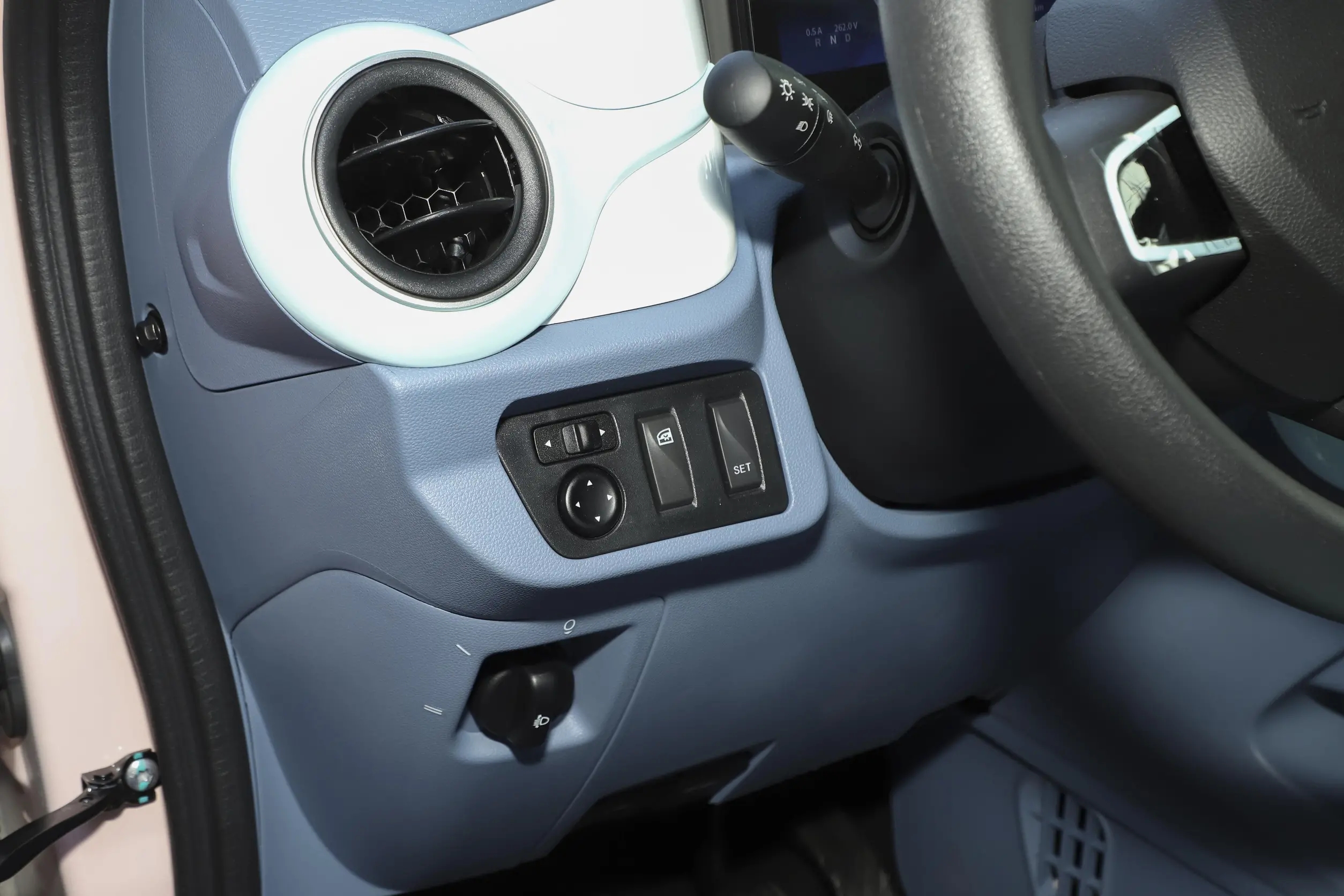 Introducing the Future of Transportation Dong Feng Nano BOX EV MINI Car with Length x width x height mm 3732*1579*1515