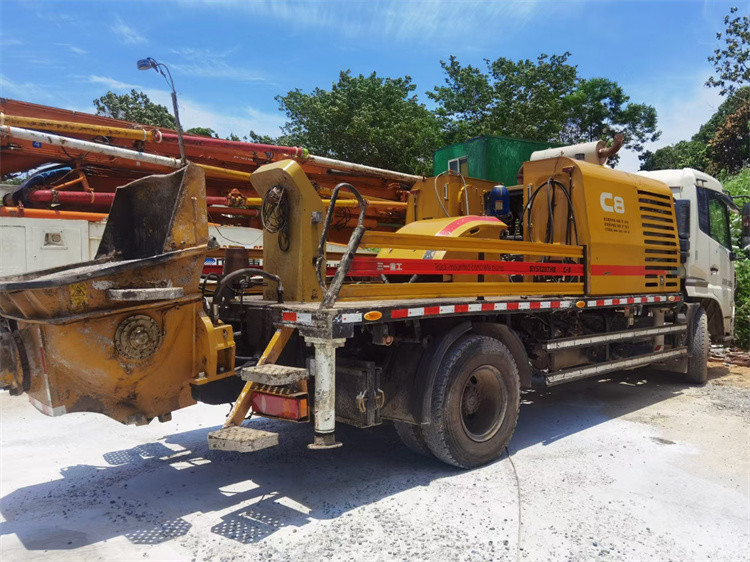 Truck Mounted Used Concrete Line Pumps , 186Kw Industrial Concrete Pumping