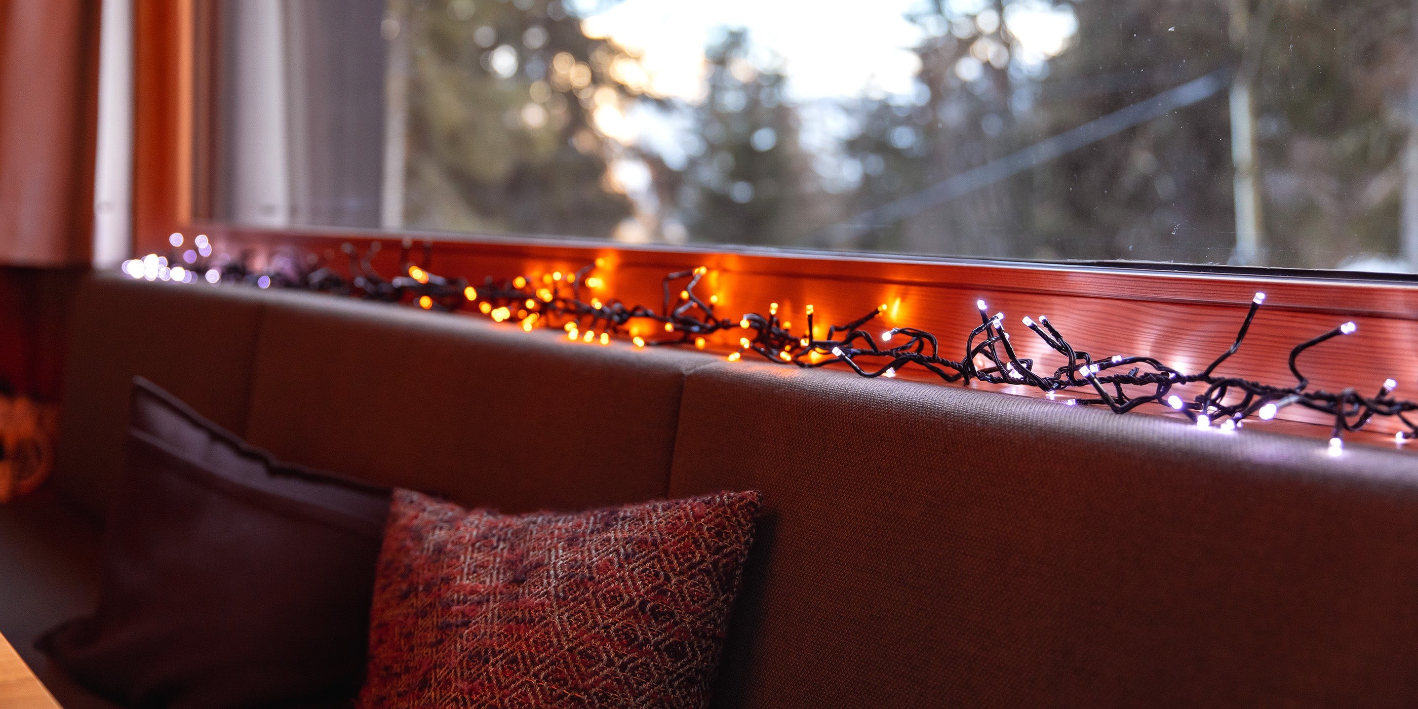 Ddressable LED Strip Lights Series With Clear Concave Lens 240V Dimmable Over 30000 Hours