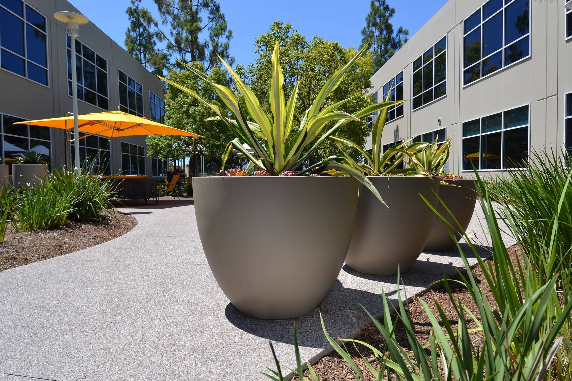 Waterproof Fiberglass Flower Pots Resin FRP Plant Pots For Decor