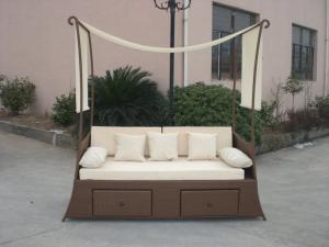 Quality White Roofed Outdoor Rattan Daybed For Balcony / Poolside / Beach wholesale