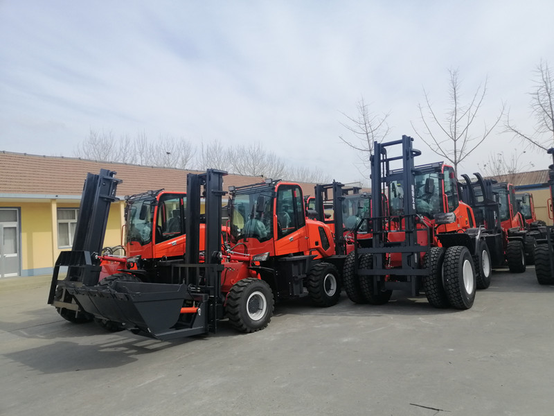 China made 4x4 diesel rough terrain forklift truck 3.5 ton for off road