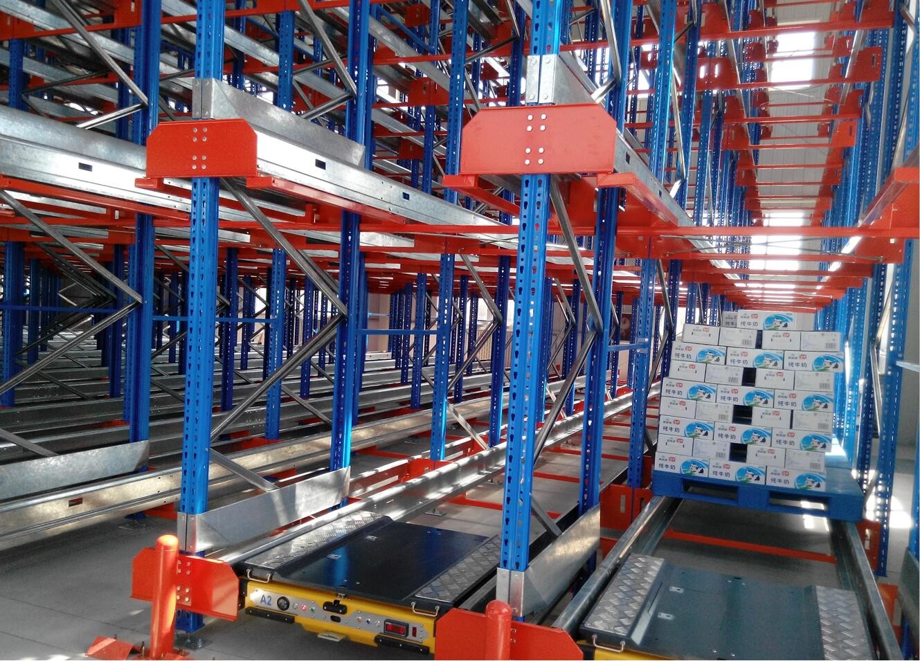 Warehouse Mobile Radio Shuttle Racking System Automation Material Handling