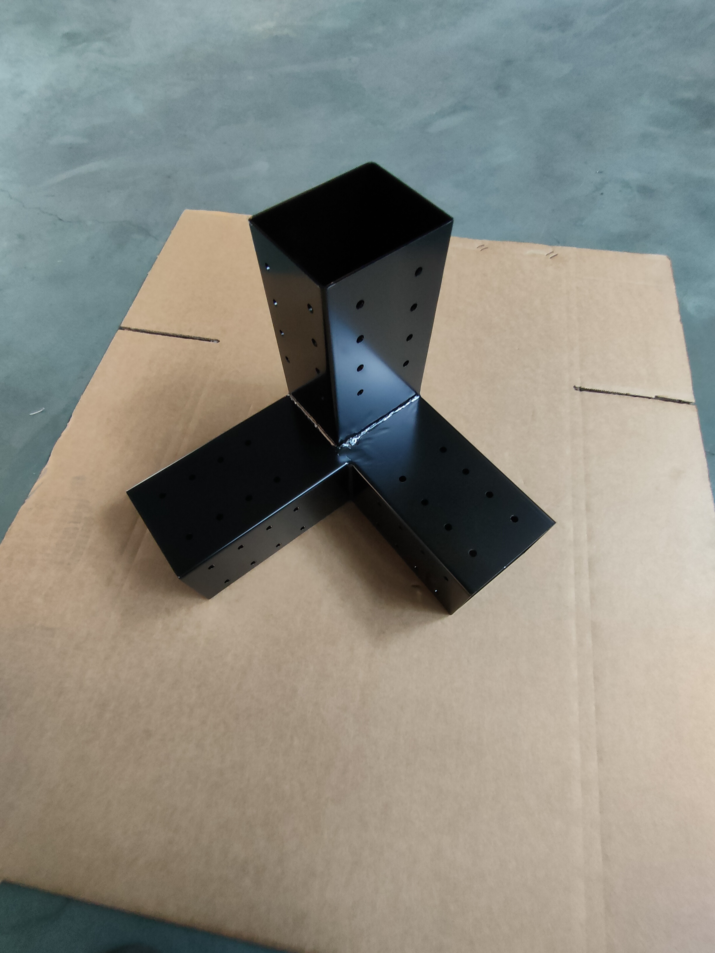 ISO9001 Rohs CE 16949 Elevated Platform Wood Stand Bracket Strengthen Pergola Bracket