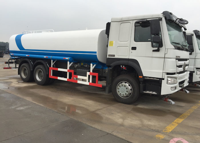 6000 Gallon Water Tank Truck Hydraulically Operated Air Assistance SINOTRUK HOWO