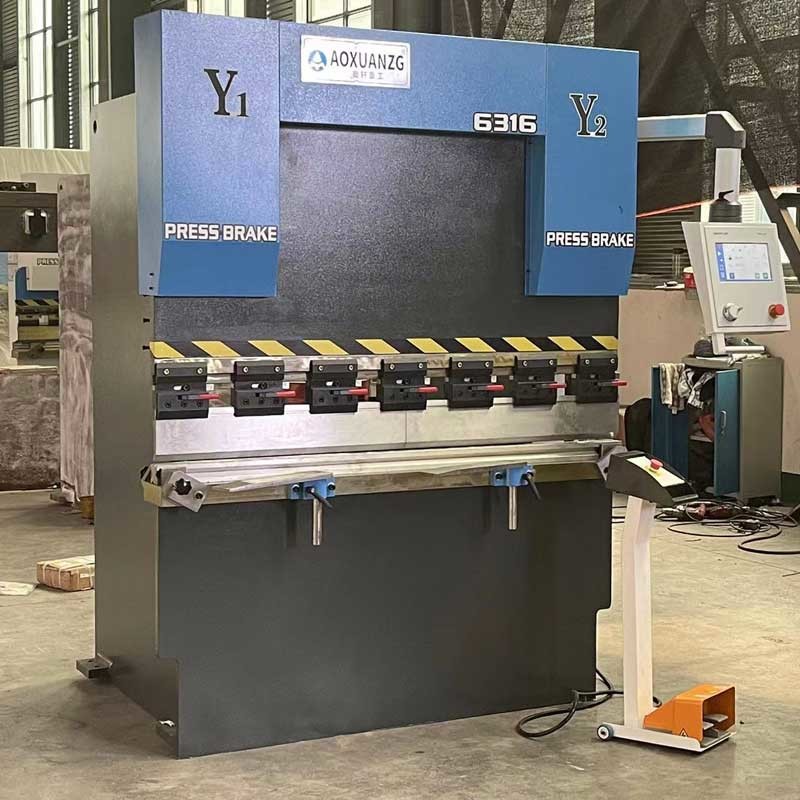 Length 1600mm Small Press Brakes Machine Hydraulic Customer Motor