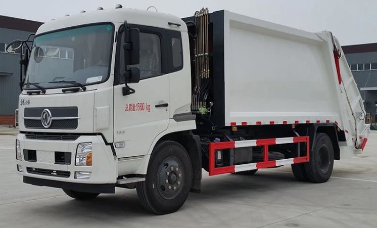 Engine Capacity 4500ml Special Purpose Truck With 1.2cbm Rubbish Bin Euro 3