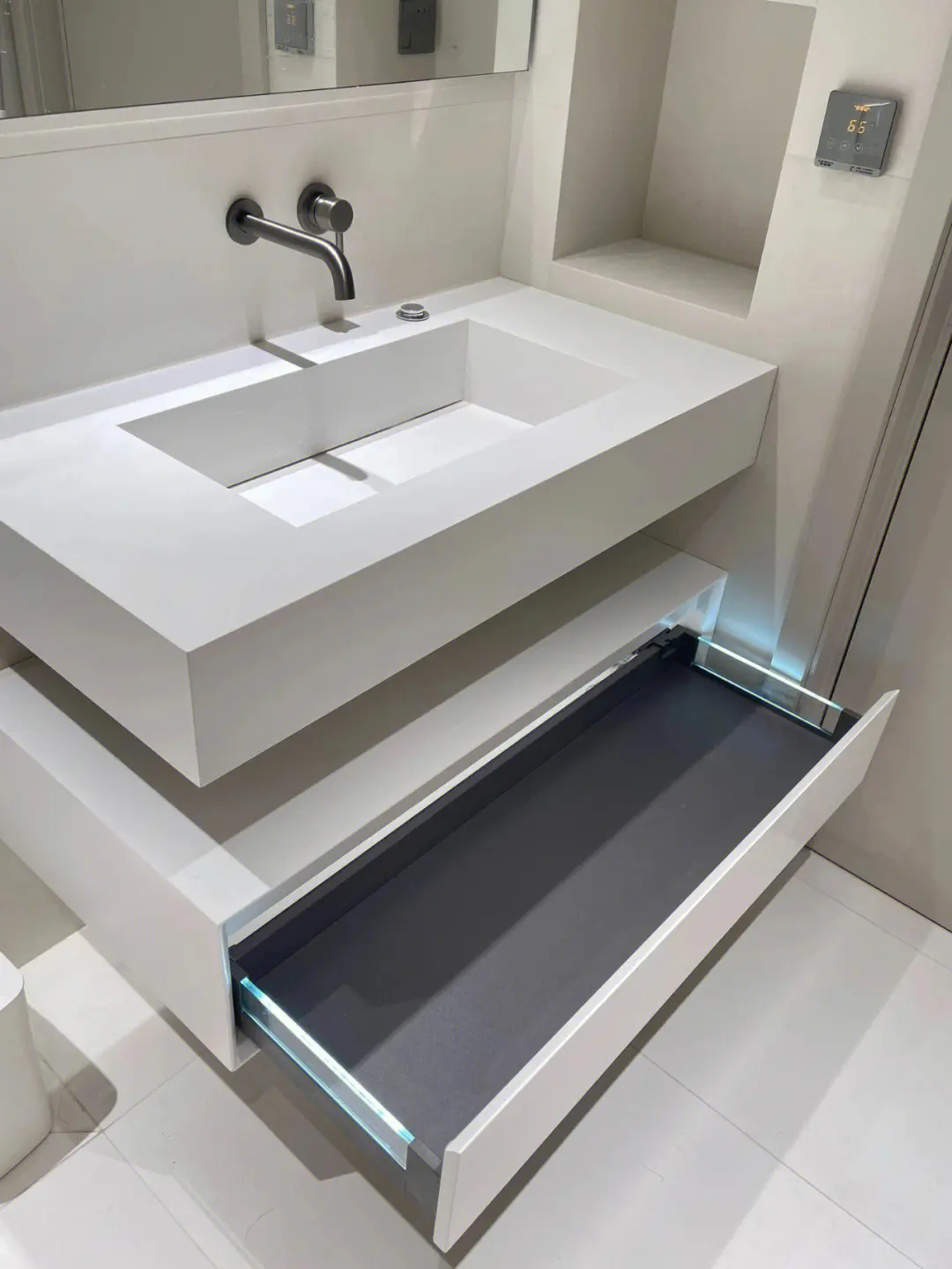 Customized Color 60 Inch Single Sink Teak Wood Bathroom Vanity featuring MDF Carcase
