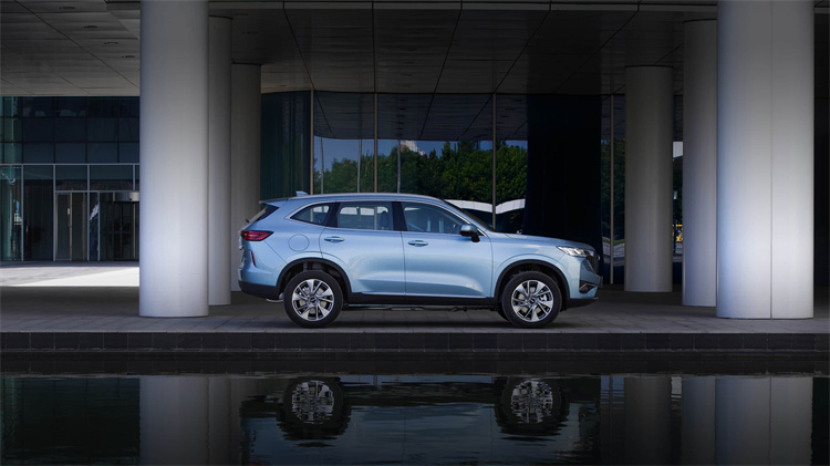 2023 Left Hand Drive White Haval H6 SUV With 5 Seats And Hybrid Electric Engine