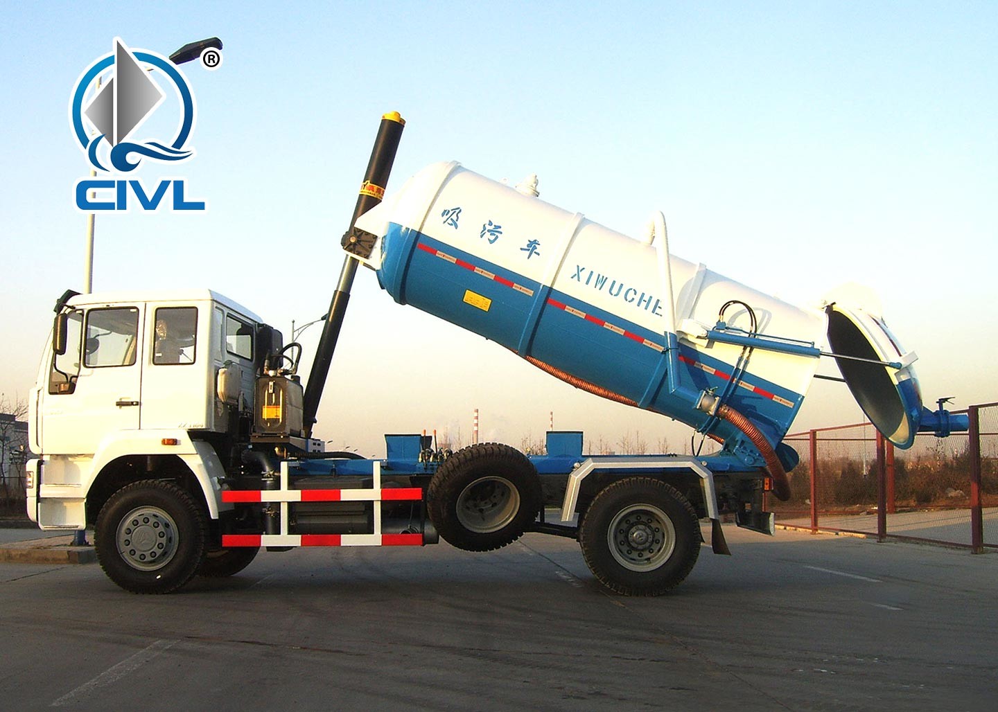 New Light Type 5 - 6CBM LHD 4X2 Sewage Suction Truck Sinotruk Howo7, Combination Sewer Cleaning Truck