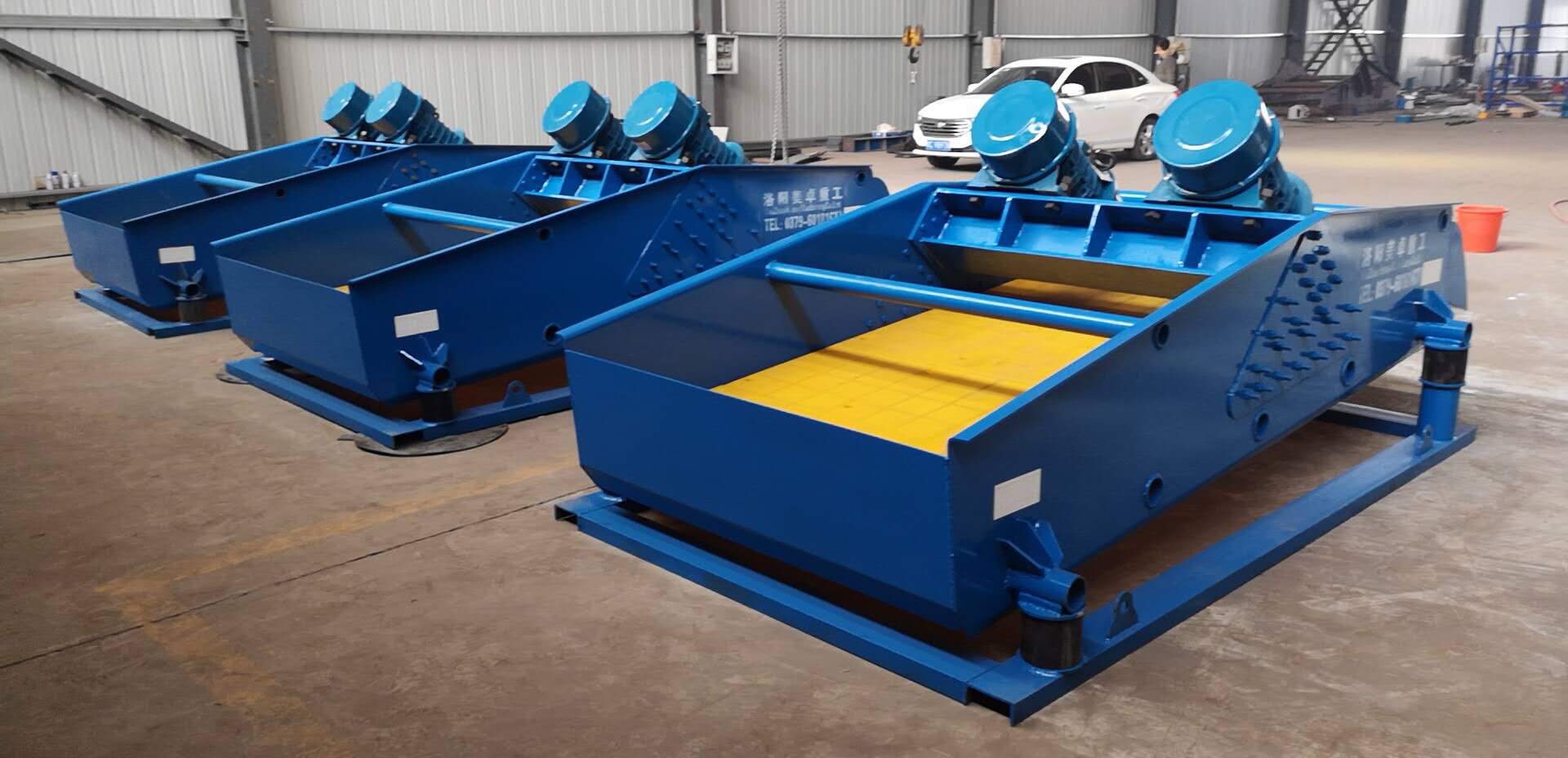 TS1530 linear vibrating screen blue color for dry ore tailings