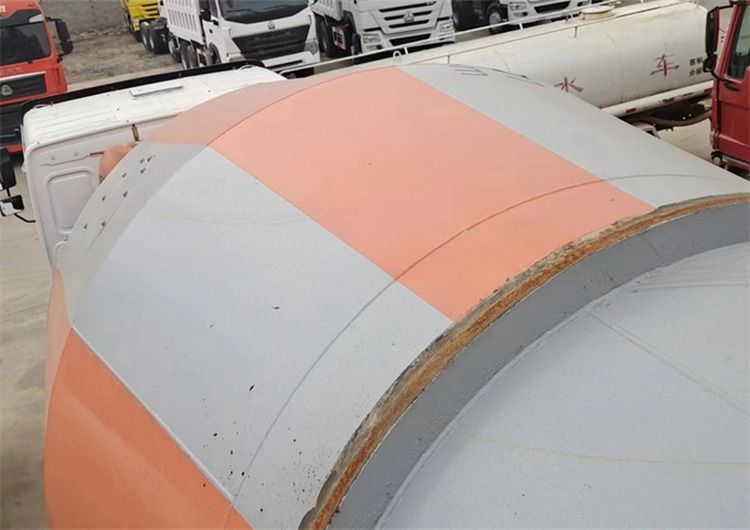 Construction Works 6*4 Howo Cement Truck Mixer With 371 Hp 375hp Mixing Power