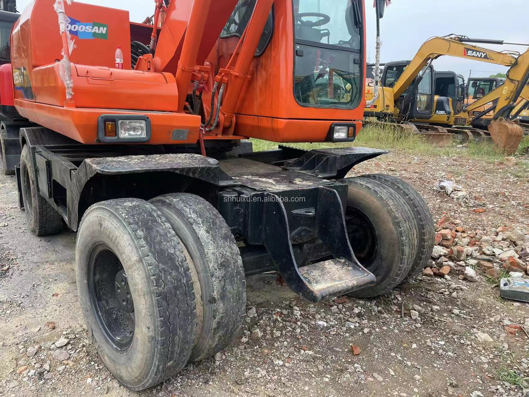 China wheeled excavator Doosan 150 second hand excavator heavy machine large excavator