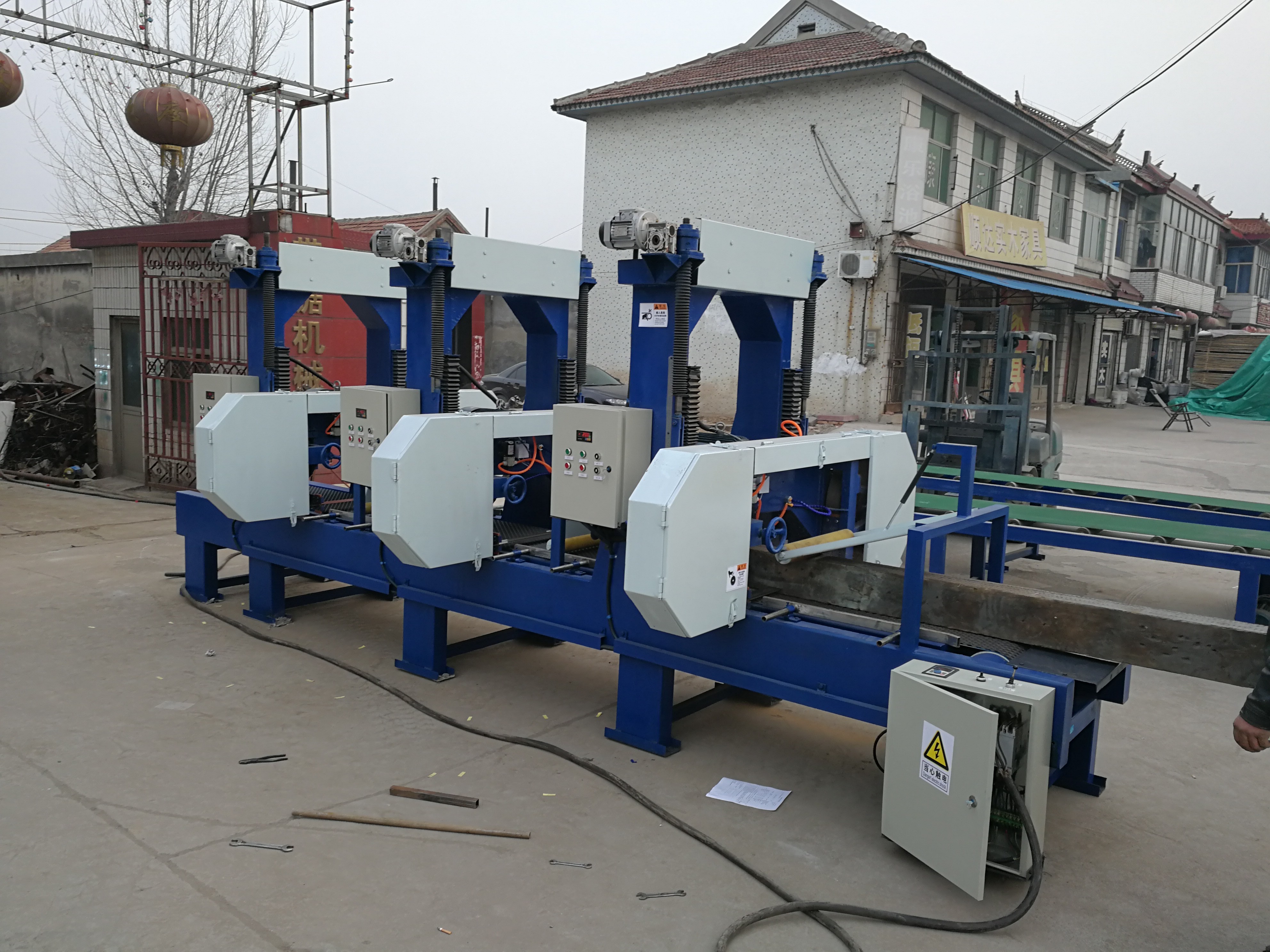Multiple Blades Horizontal Band Saw Resaw For Processing Timber