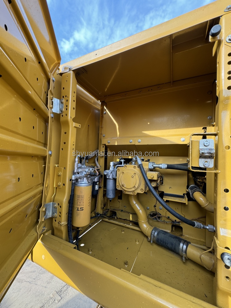 Used CAT320GC excavator with overall soft steel design and 20000 KG machine weight