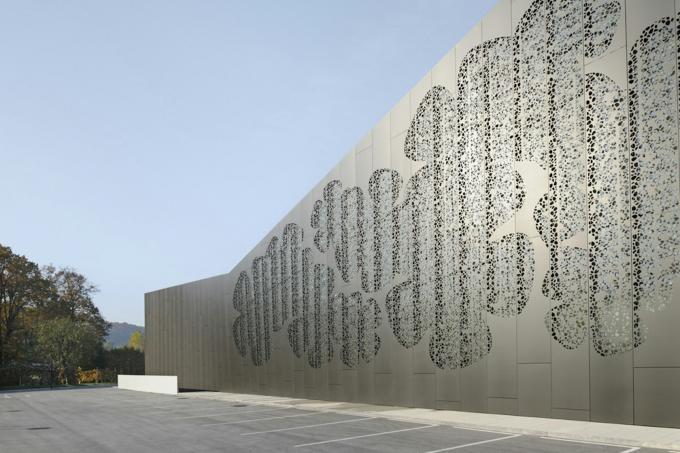 High Strength Sculpted Aluminum Veneer Matte White Perforated Aluminum Panels For Decoration