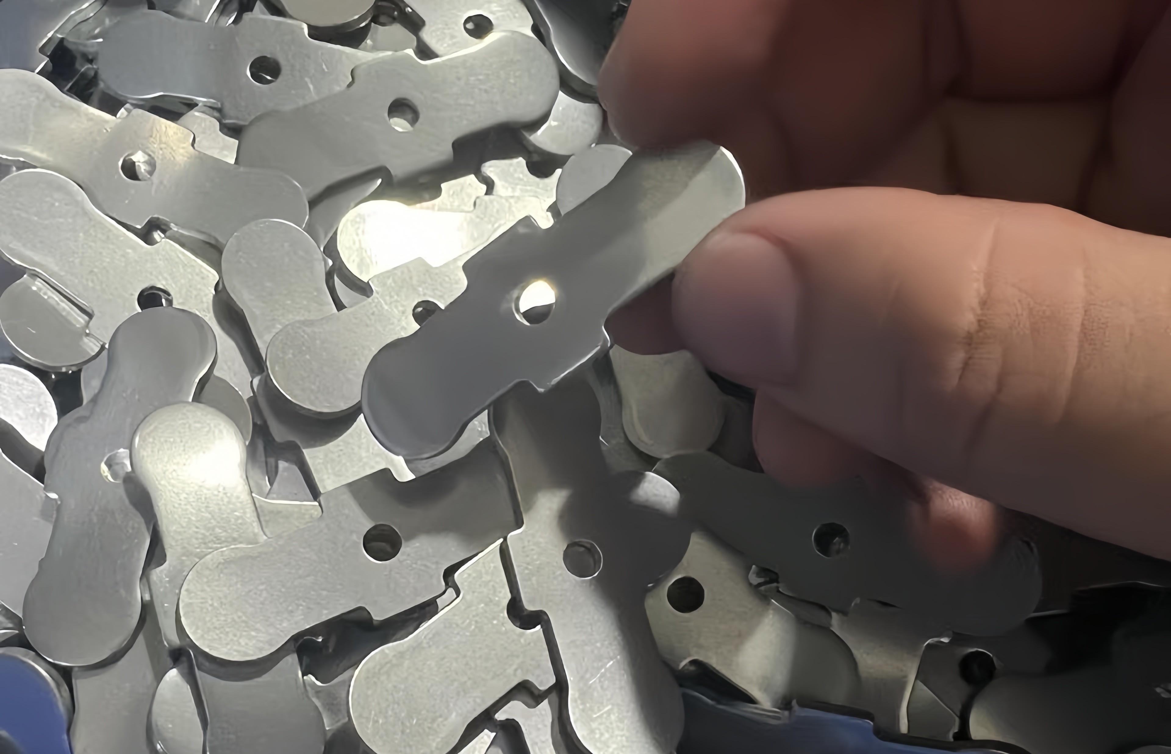 Custom Precision Stainless Steel Link Plates – Center-Hole Stamped Mounting Tabs for Mechanical & Tool Assemblies**