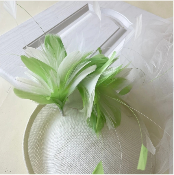 Millinery Supplies Goose Feather Flower Mount with Wire Accessory in 15*15 cm Size