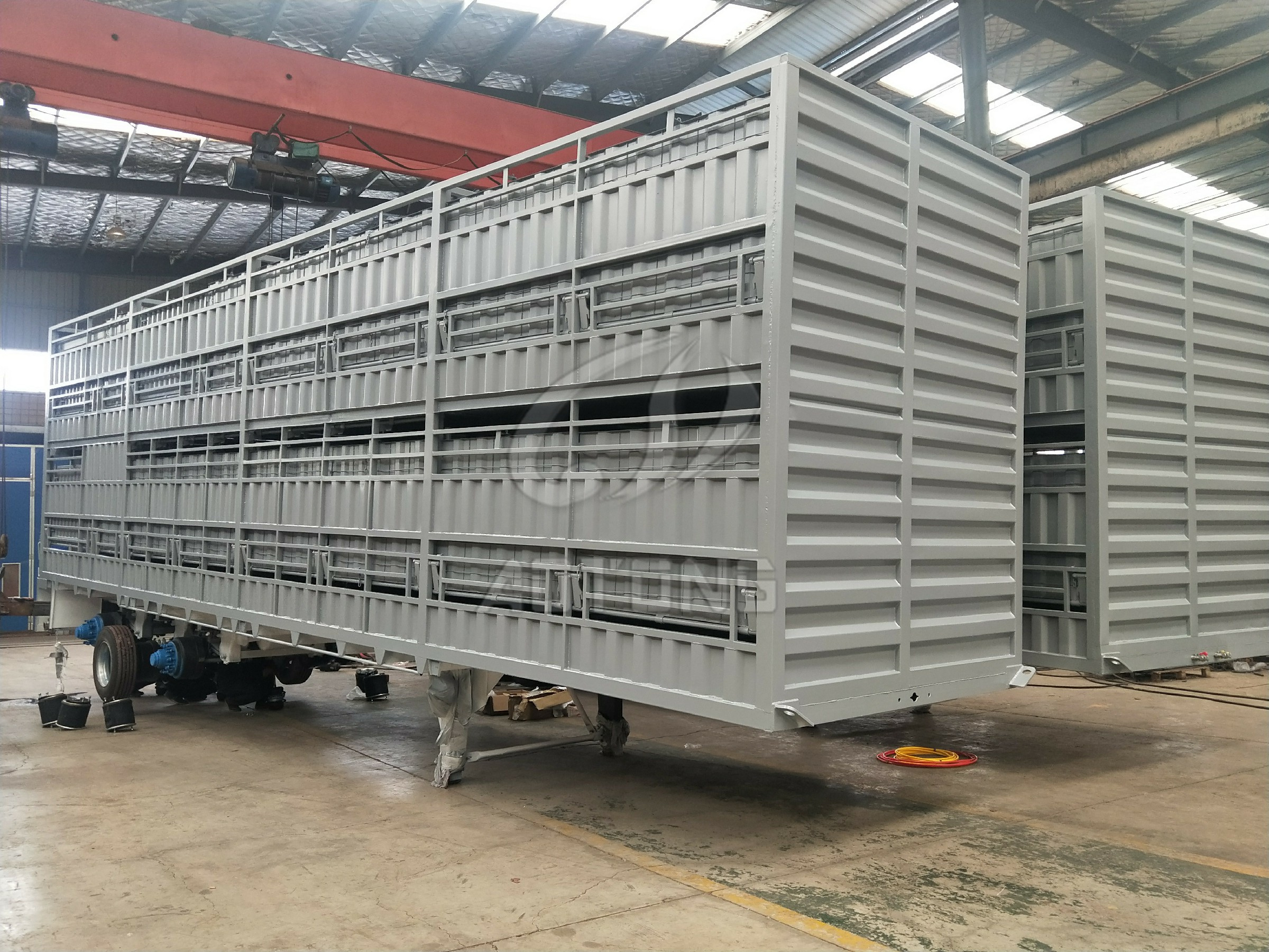 3 Axles Fencing Livestock Horse Carriage Semi Trailer in Liangshan With High Capacity