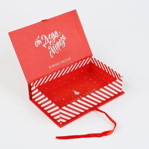 China Customized Magnetic Closure Rigid Boxes Cmyk Color Printing Cosmetic Gift Box Packaging on sale