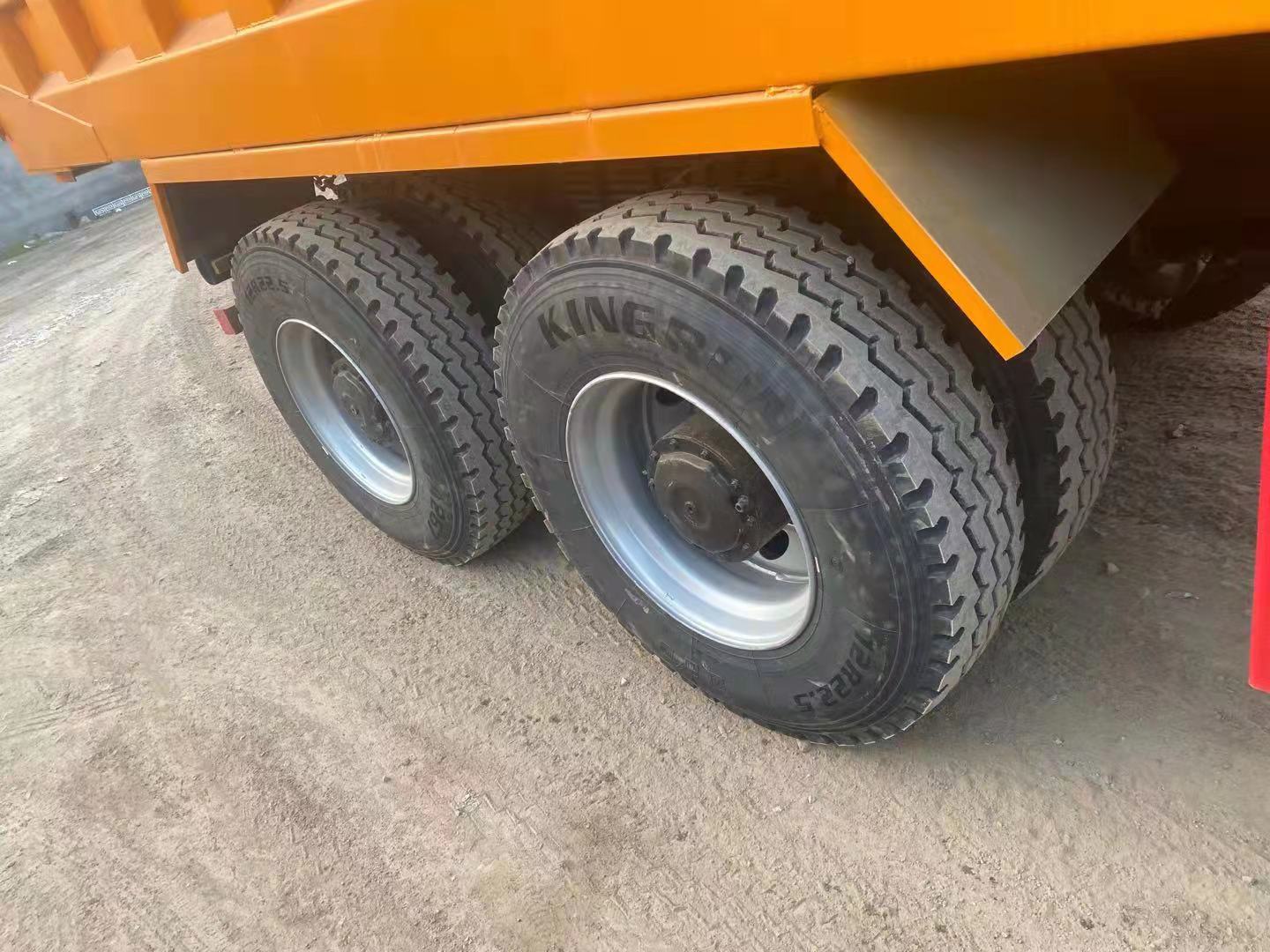 Shacman 6x4 380hp Euro2 Euro3 10 Wheeler Used Tipper Dump Truck for 2 Passengers