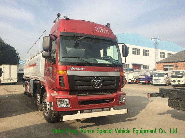 FOTON Petroleum Oil / Gasoline Delivery Truck , Crude Oil Tanker Truck 32000L